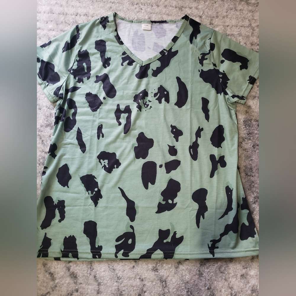 YIJIU Leopard V Neck Short Sleeve Top Size L